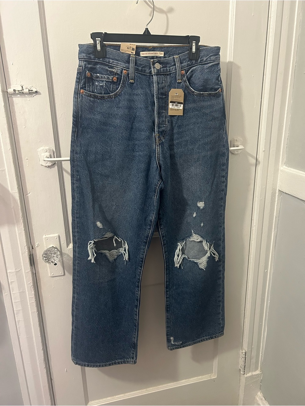 Levi’s • Ribcage Straight Ankle High-Rise Distressed Jeans NWT - Picture 3 of 5